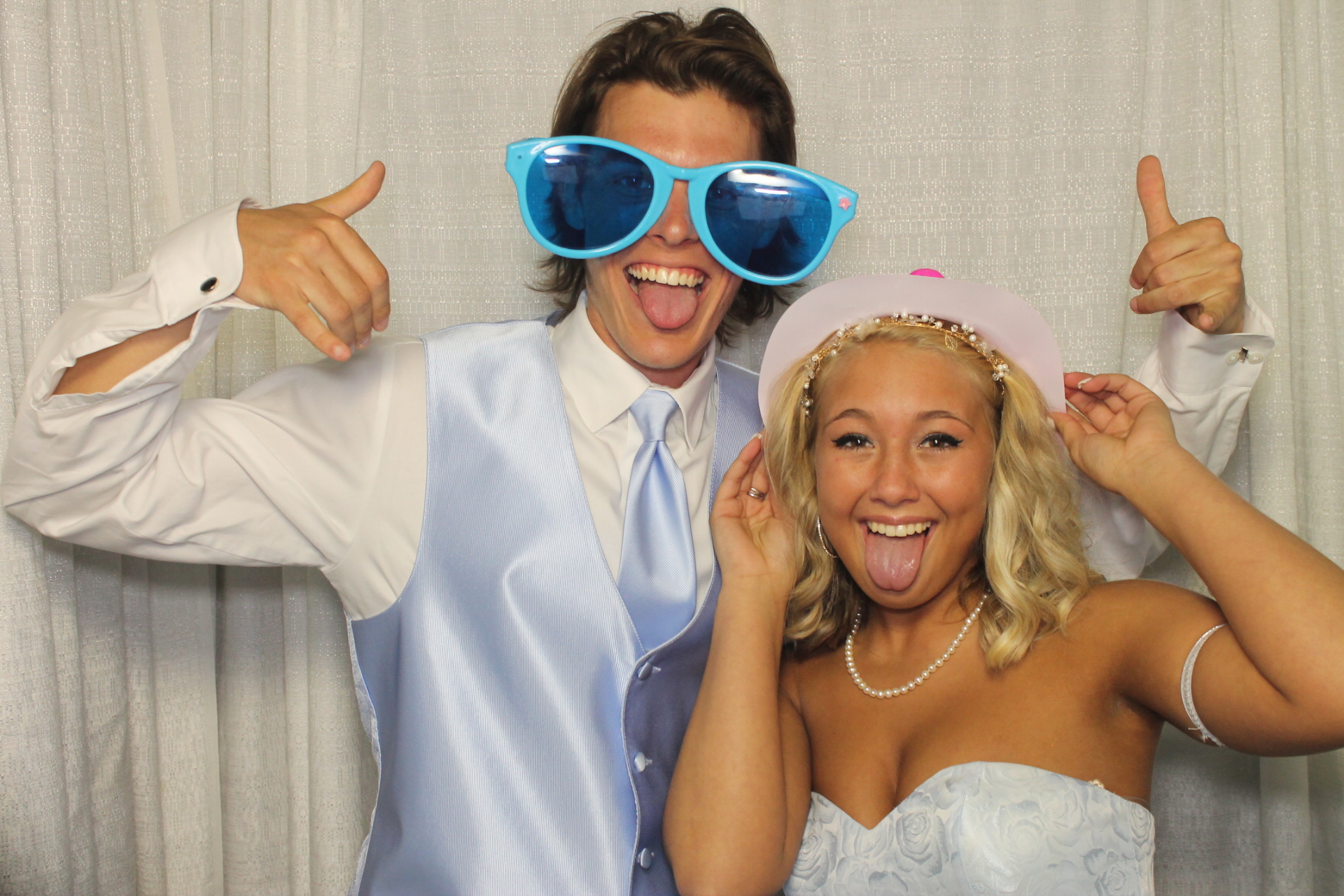 Preble Shawnee HS Prom | View more photos from the event at gallery.photoboothcincy.com/u/PhotoBoothCincy/Preble-Shawnee-HS-Prom
